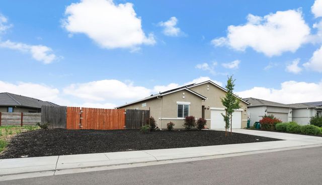 1335 S Kestrel Ln, Stockton, CA 95215