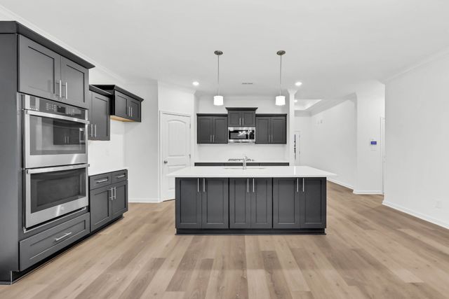 2688 Brewster Dr, Clarksville, TN 37042