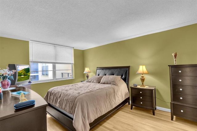 2600 NW 49th Avenue 309, Lauderdale Lakes, FL 33313