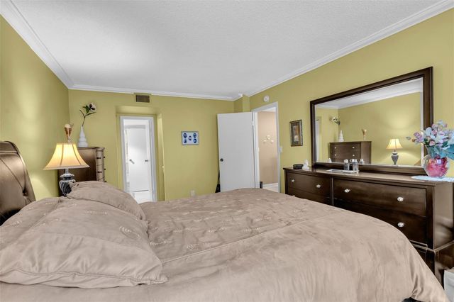 2600 NW 49th Avenue 309, Lauderdale Lakes, FL 33313
