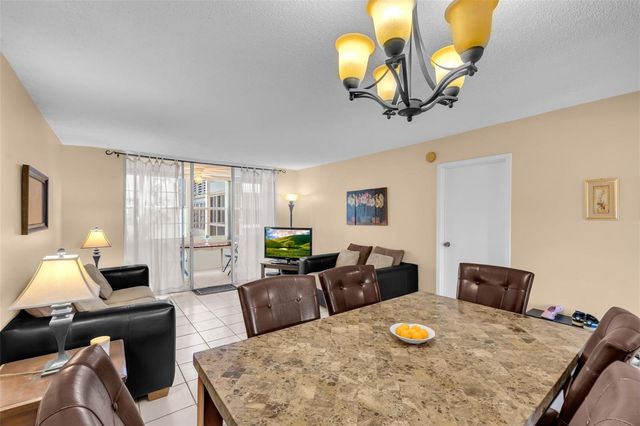 2600 NW 49th Avenue 309, Lauderdale Lakes, FL 33313