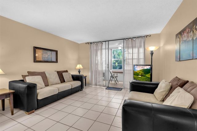2600 NW 49th Avenue 309, Lauderdale Lakes, FL 33313