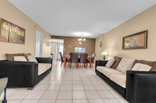 2600 NW 49th Avenue 309, Lauderdale Lakes, FL 33313