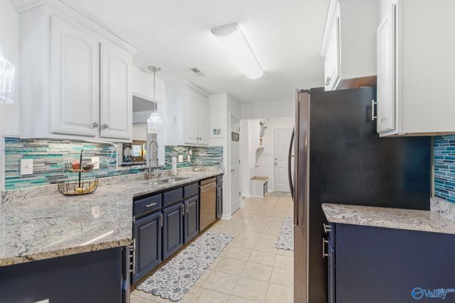 434 Wade Road SE, Owens Cross Roads, AL 35763