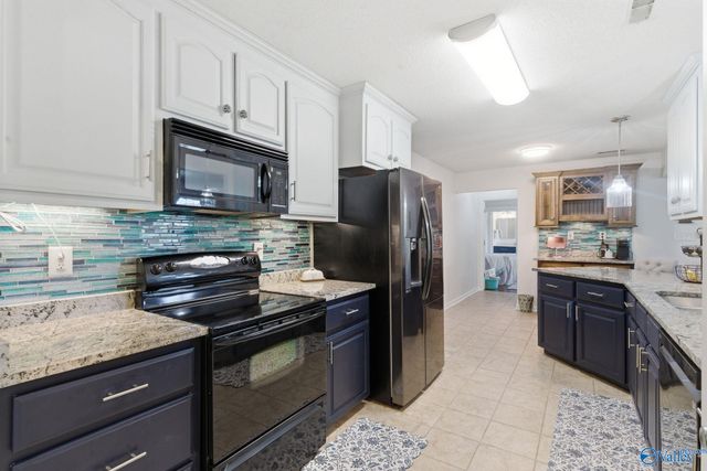 434 Wade Road SE, Owens Cross Roads, AL 35763