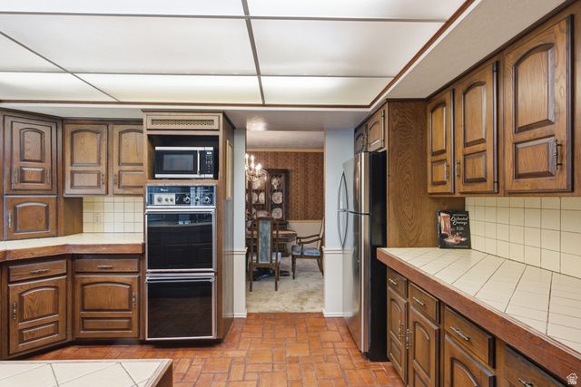 2941 OAKWOOD DR, Bountiful, UT 84010