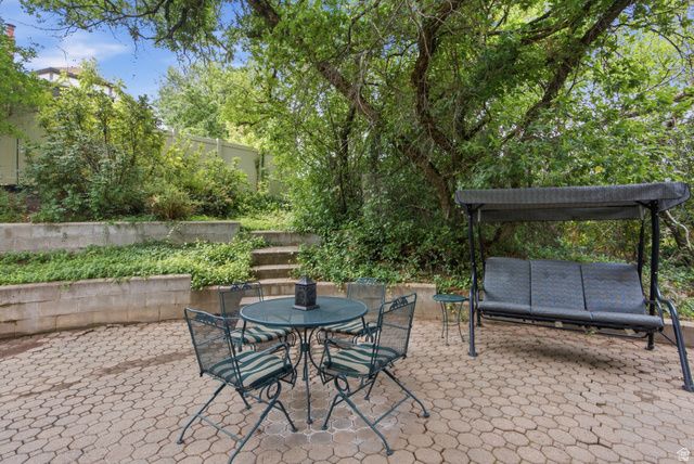 2941 OAKWOOD DR, Bountiful, UT 84010