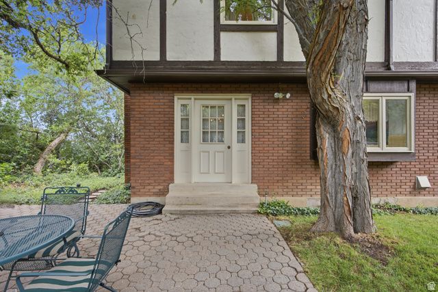 2941 OAKWOOD DR, Bountiful, UT 84010