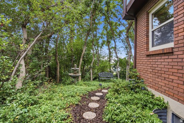 2941 OAKWOOD DR, Bountiful, UT 84010
