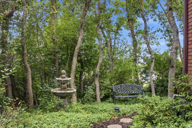 2941 OAKWOOD DR, Bountiful, UT 84010