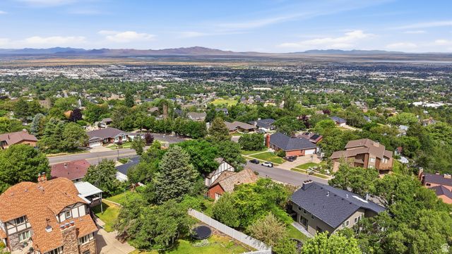 2941 OAKWOOD DR, Bountiful, UT 84010
