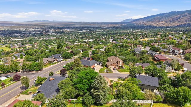 2941 OAKWOOD DR, Bountiful, UT 84010