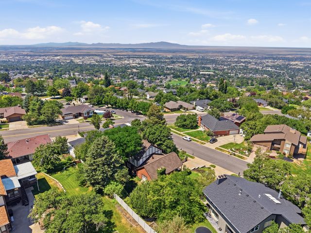 2941 OAKWOOD DR, Bountiful, UT 84010