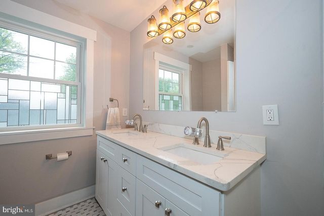 155 FOURTH AVE, Newtown Square, PA 19073