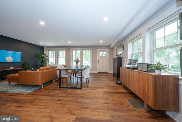 155 FOURTH AVE, Newtown Square, PA 19073