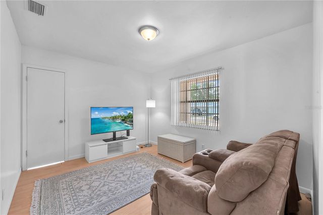 1001 HALLWOOD LOOP, Brandon, FL 33511