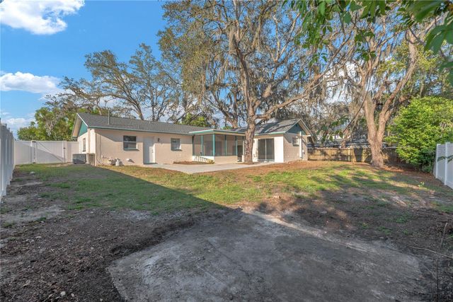 1001 HALLWOOD LOOP, Brandon, FL 33511