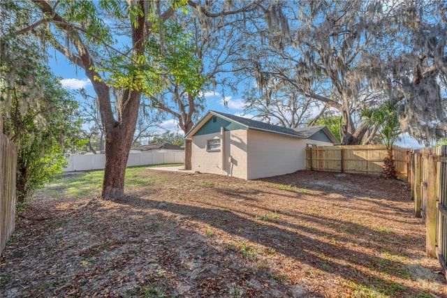 1001 HALLWOOD LOOP, Brandon, FL 33511