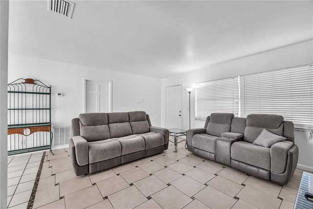 1001 HALLWOOD LOOP, Brandon, FL 33511