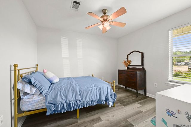 23529 Country Manor Ave, Denham Springs, LA 70726