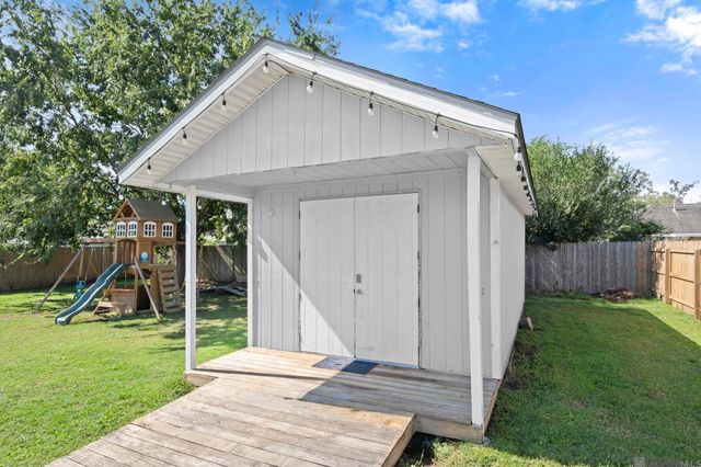 23529 Country Manor Ave, Denham Springs, LA 70726