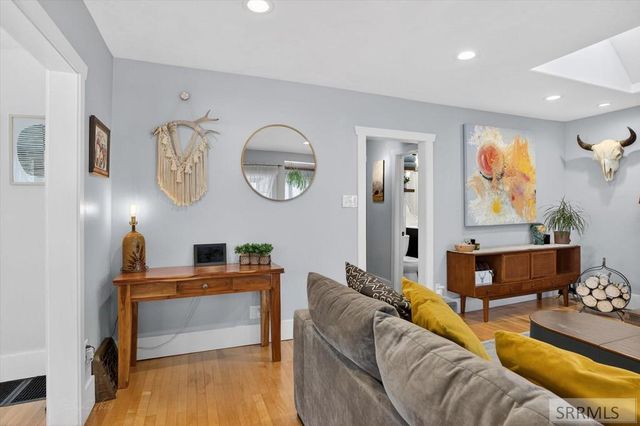 559 S 9th Avenue, Pocatello, ID 83201