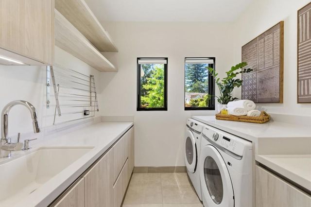2315 Warner Range Avenue, Menlo Park, CA 94025