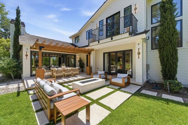 2315 Warner Range Avenue, Menlo Park, CA 94025