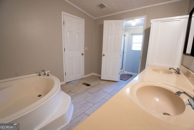 1100 Sapp Road, Dry Branch, GA 31020