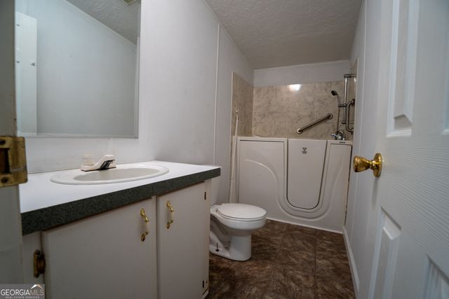 1100 Sapp Road, Dry Branch, GA 31020