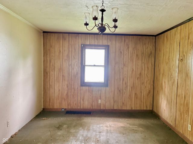 8 Dixie Drive, Anderson, IN 46016
