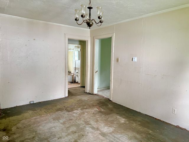 8 Dixie Drive, Anderson, IN 46016