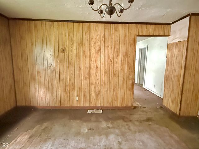 8 Dixie Drive, Anderson, IN 46016