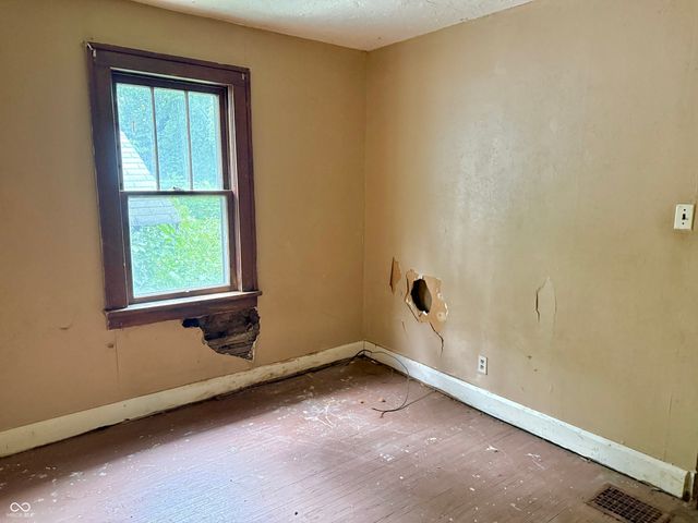 8 Dixie Drive, Anderson, IN 46016