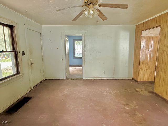 8 Dixie Drive, Anderson, IN 46016