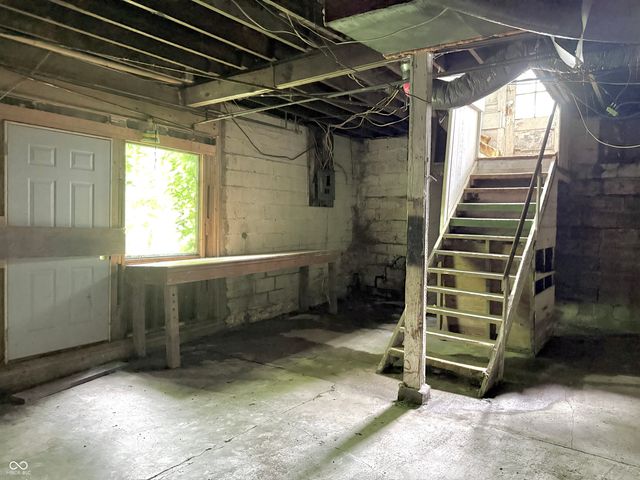 8 Dixie Drive, Anderson, IN 46016