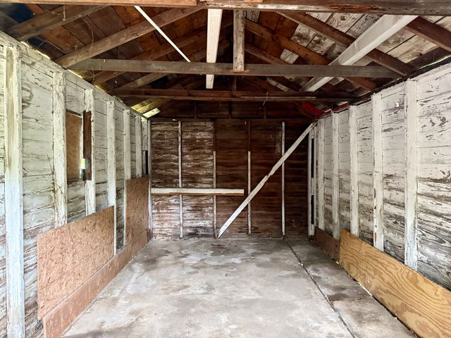 8 Dixie Drive, Anderson, IN 46016
