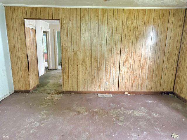 8 Dixie Drive, Anderson, IN 46016