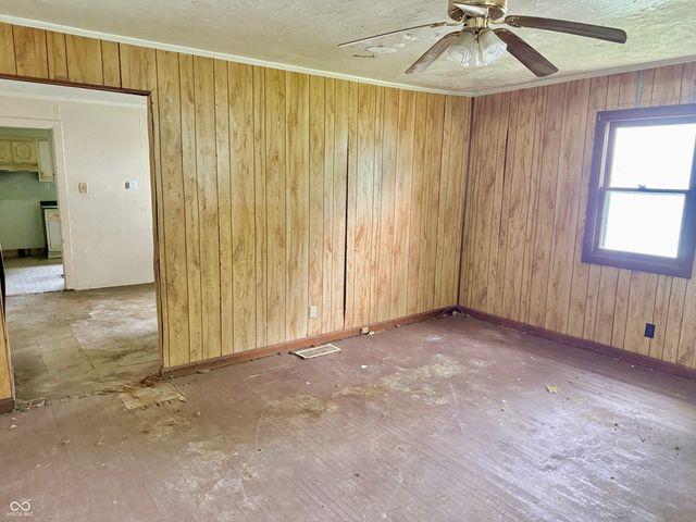 8 Dixie Drive, Anderson, IN 46016