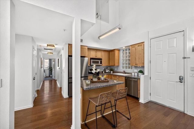 800 N 8th Street 324, San Jose, CA 95112