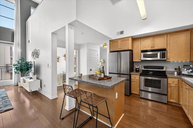 800 N 8th Street 324, San Jose, CA 95112