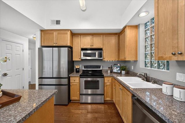 800 N 8th Street 324, San Jose, CA 95112