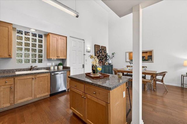 800 N 8th Street 324, San Jose, CA 95112