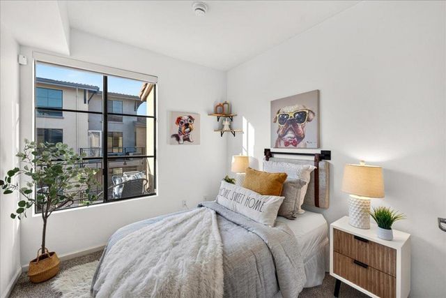 800 N 8th Street 324, San Jose, CA 95112