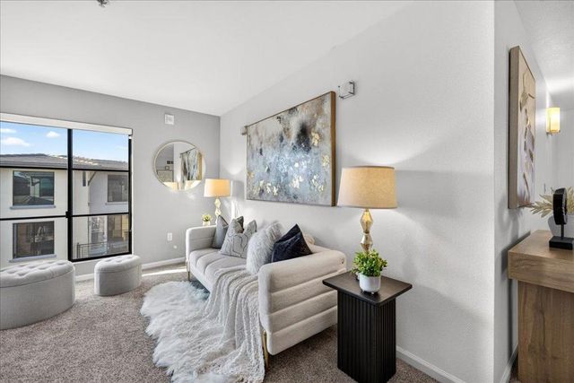 800 N 8th Street 324, San Jose, CA 95112