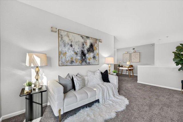 800 N 8th Street 324, San Jose, CA 95112