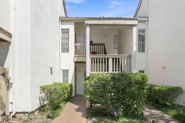2100 Tanglewilde Street 631, Houston, TX 77063