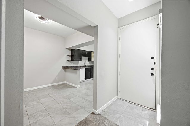 2100 Tanglewilde Street 631, Houston, TX 77063