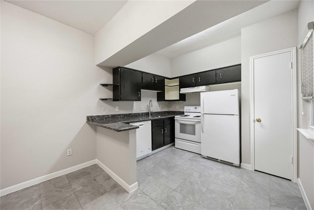 2100 Tanglewilde Street 631, Houston, TX 77063