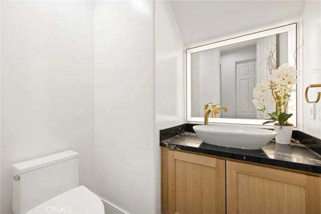 5704 Lyon Court, Calabasas, CA 91302